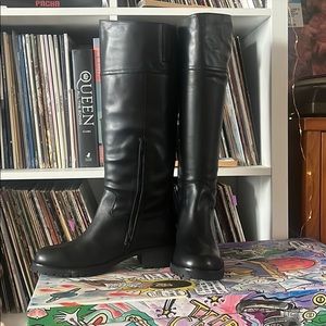 Jeffrey Campbell Treck riding Boots in black 10